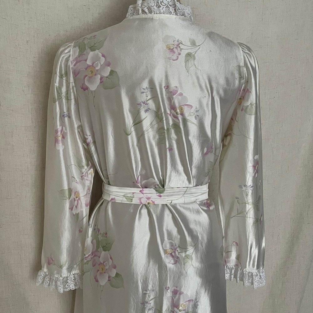 Vintage Jolie Two Women's Coquette Floral Lace Trim Robe Long Sleeve Loungewear - Picture 3 of 8